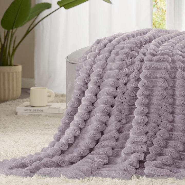 WAVVE Kuscheldecke Flauschig Decke - 150x200cm - Grauviolett - Weiche Flanell Fleecedecke, Sofadecke