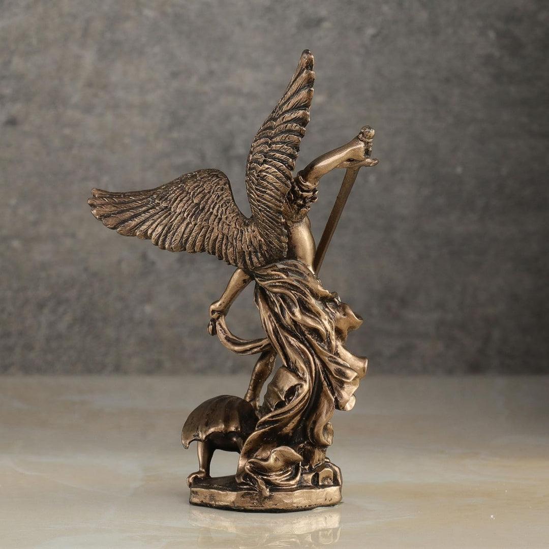 Erzengel St. Michael Slaying Demon Statue, 10,2 cm