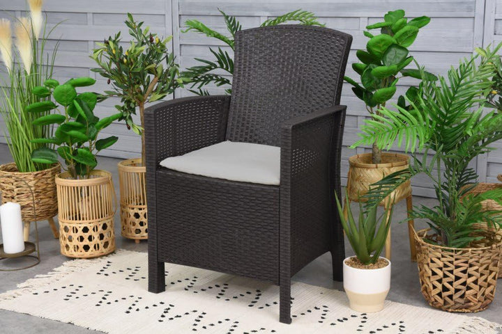 Dmora Urano-Lounge, Gartenmöbel-Set mit Kissen, für den Innen-und Aussenbereich, 100% Made in Italy,