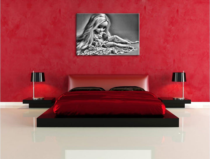 Pixxprint Monocrome, Blonde Pullip-Puppe mit Vogelkäfig, Format: 100x70 auf Leinwand, XXL riesige Bi
