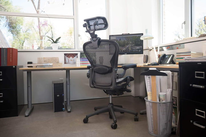 Engineered Now Die Originale Kopfstütze für den Herman Miller Aeron Stuhl H4 Carbon | Farben und Net