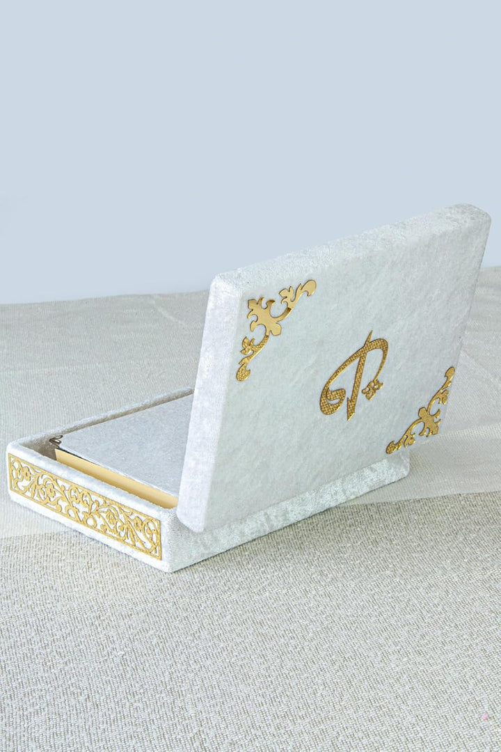 Spezielle elegante Samt bedeckte dekorative Box, Samt überdachter Quran-Buch in Arabisch und Gebetsp