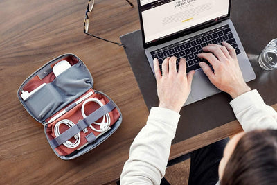 Bellroy Tech Kit, Tech Accessories Reissverschlusstasche (Powerbank, Handy-Ladegerät, Kabel, Ohrhöre