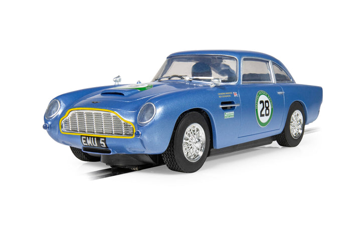 Scalextric C4599 Aston Martin DB5 – Blau-Gelb – Historisches GT-Renn-Slotcar, Aston Martin DB5