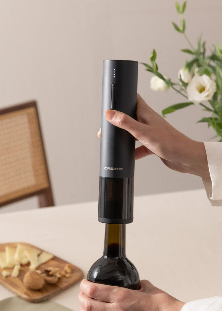 CREATE/WINE OPENER STEEL/Elektrischer Korkenzieher mit Zubehör Schwarz/Reichweite für 50 Flaschen, 4