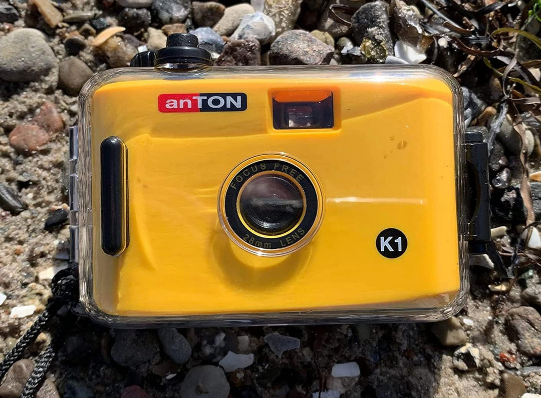 Anton K1 NACHFÜLLBARE Kleibildkamera im Set mit Schwarz/Weiss Film + Unterwassergehäuse mit Tasche y