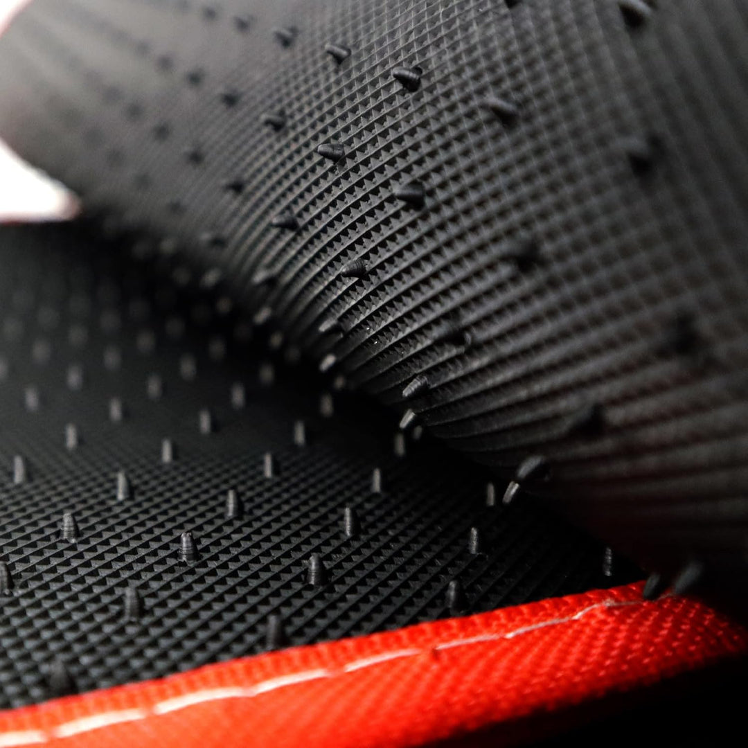 MOMO KOMPLETT-SET 4 STÜCK UNIVERSAL-AUTOFUSSMATTEN SCHWARZ/ROT SCHWARZ AND ROT SCHWARZ AND ROT 7BR,