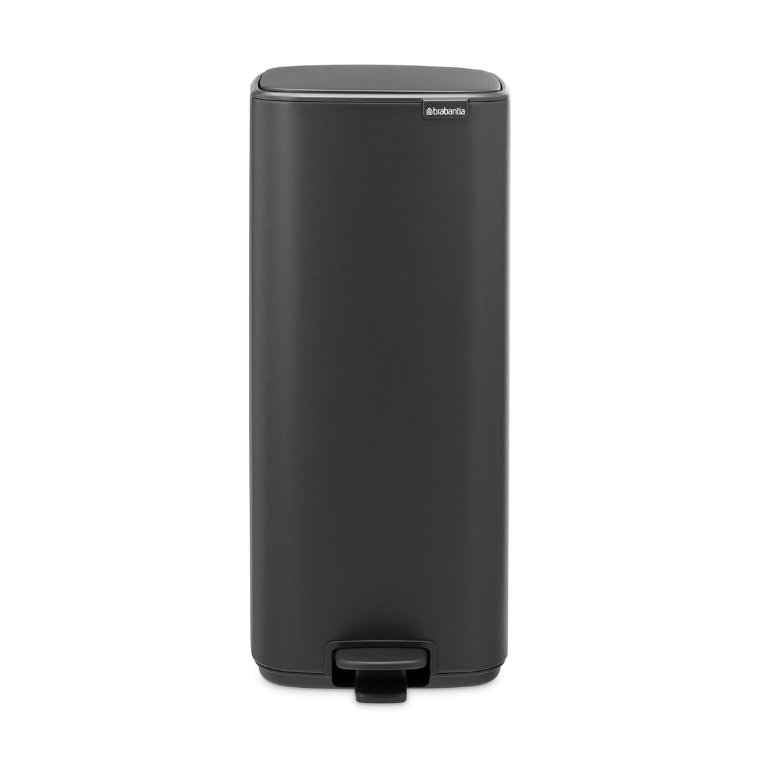 Brabantia Bo Treteimer 30 L (schwarzgrau), platzsparender Mini Mülleimer mit Soft-Close-Funktion und