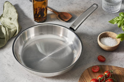 Fissler Steelux Pro / Edelstahl-Pfanne (Ø 28 cm) Bratpfanne-unbeschichtet, scharfes anbraten – Induk