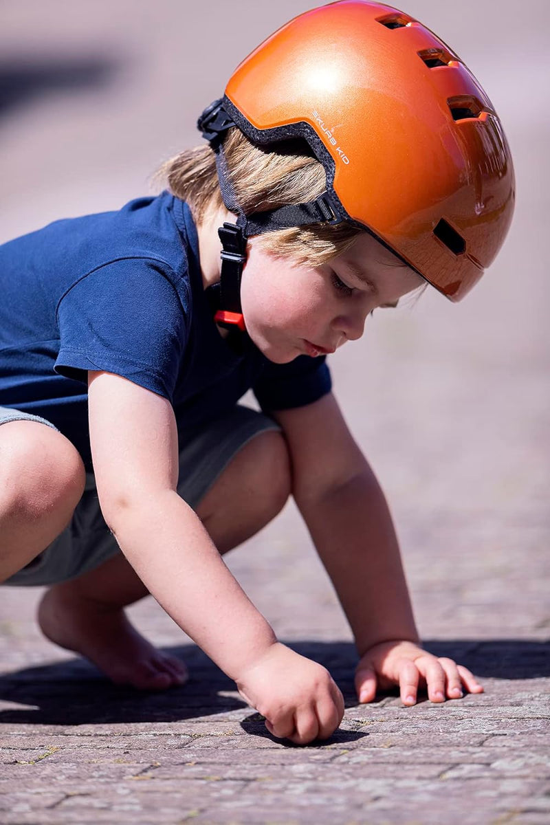 ABUS Kinderhelm Skurb Kid - robuster Fahrradhelm im Skater-Look mit Platz für einen Zopf und vielfäl