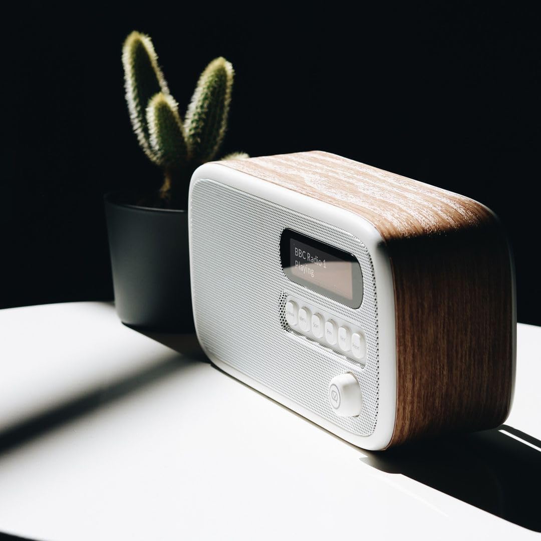VQ Dexter Radio DAB Plus/DAB mit FM, 3 Watts Stereo Lautsprecher und LCD Bildschirm - Batteriebetrie