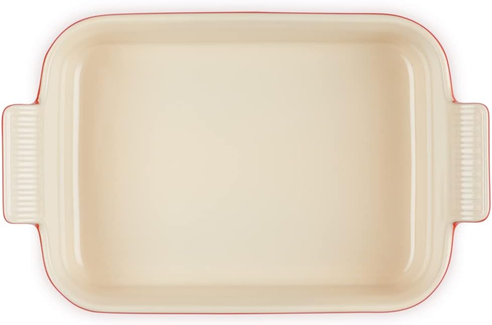 Le Creuset Rechteckige Auflaufform Tradition aus Steinzeug, 26 cm, 2.4 Liter, Kirschrot, 71102260600