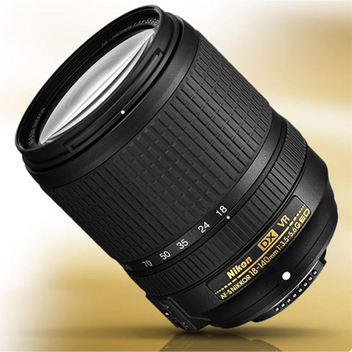 Nikon AF-S DX 18-140 mm 1:3,5-5,6G ED VR Reisezoom-Objektiv (67 mm Filtergewinde, bildstabilisiert)