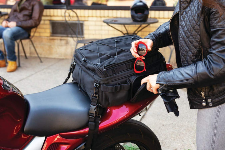 Kuryakyn 5214 Momentum Roamer Hecktasche Motorrad Reisegepäck: wetterfester Heckkotflügel/Beifahrers
