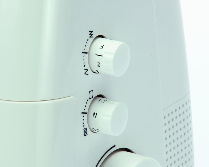 Juki MO-1000 Overlockmaschine zum Einfädeln und automatischen Nadeln, Metall, Weiss, 33 x 28 x 31 cm