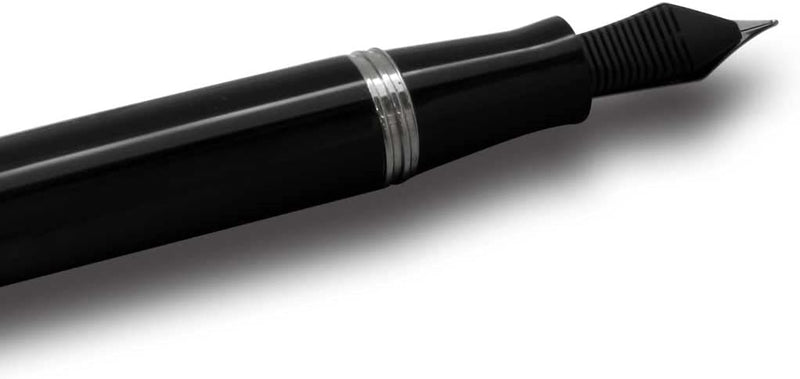 Montegrappa Elmo 02 Füllfederhalter aus Edelstahl in der Farbe Jet-Black Federstärke: F, Länge: 14,2