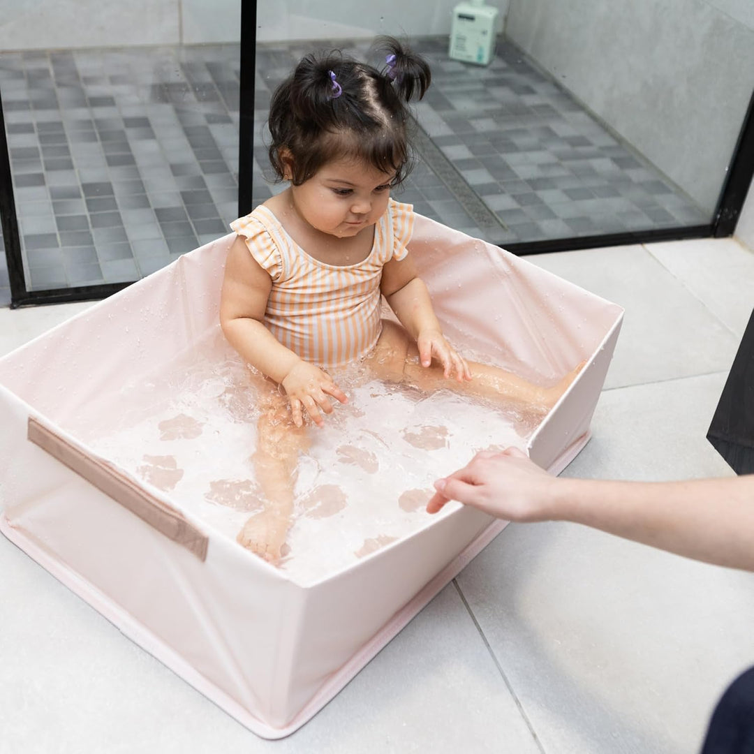 BÉABA, Faltbare Babybadewanne, ultrakompakt, modernes Design, sehr platzsparend, einfache Nutzung, P