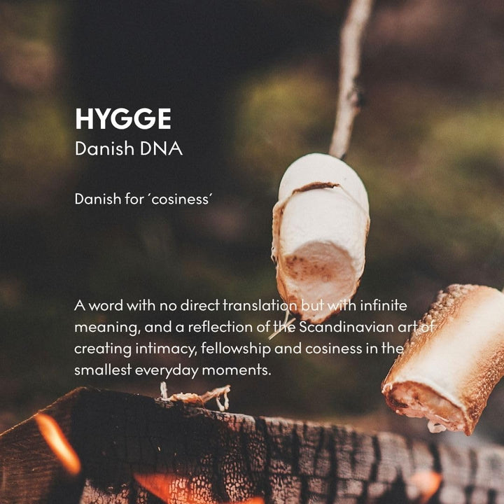 Skandinavisk HYGGE 'Gemütlichkeit' Duftkerze. Duftnoten: Schwarzer Tee und Minzeblätter, getrocknet
