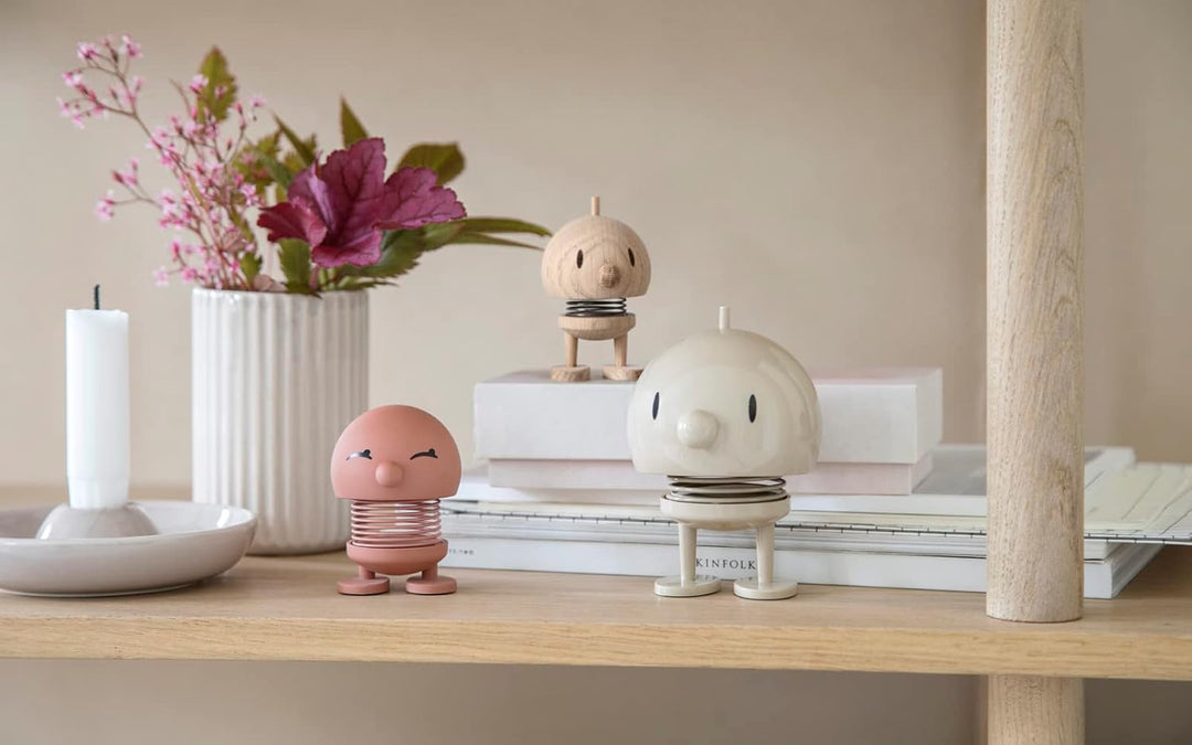 Hoptimist Bumble Wackelfigur & Glücksbringer, Skandinavische Deko Figuren für Wohnzimmer, Schreibtis