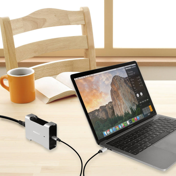 Macally CHARGER61 Ladegerät für Mobilgerät und PDAs, innen aus Aluminium, schwarz