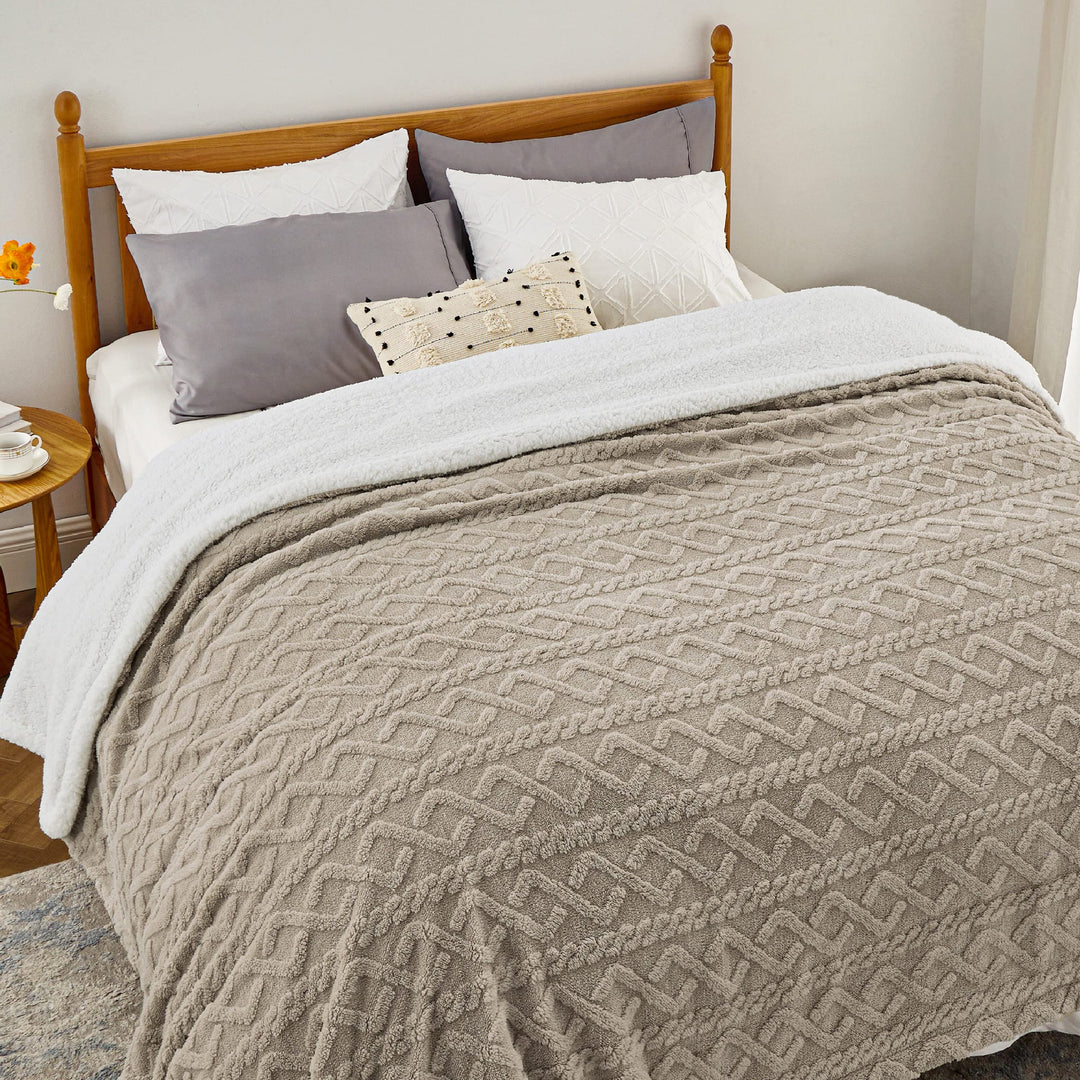 BEDSURE Kuscheldecke 220x240 Decke Sofa - Wohndecke Strickdecke Grosse, Sofadecke Doppelgesicht Extr