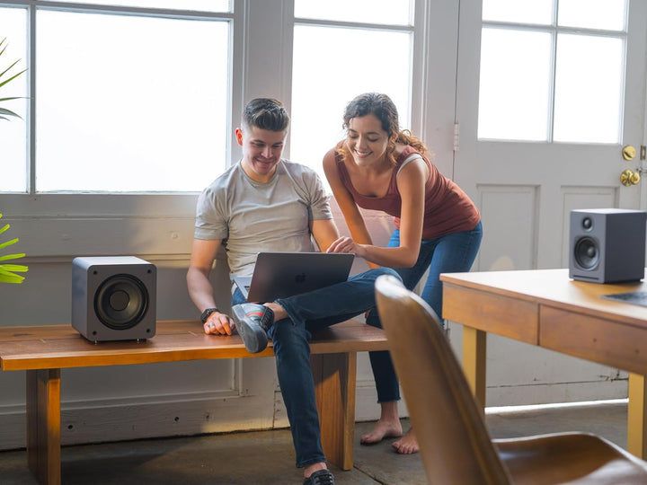 Audioengine S6 Aktiv Subwoofer 15 cm kompakte Grösse, kraftvoller Bass in einem kleinen Paket - 210