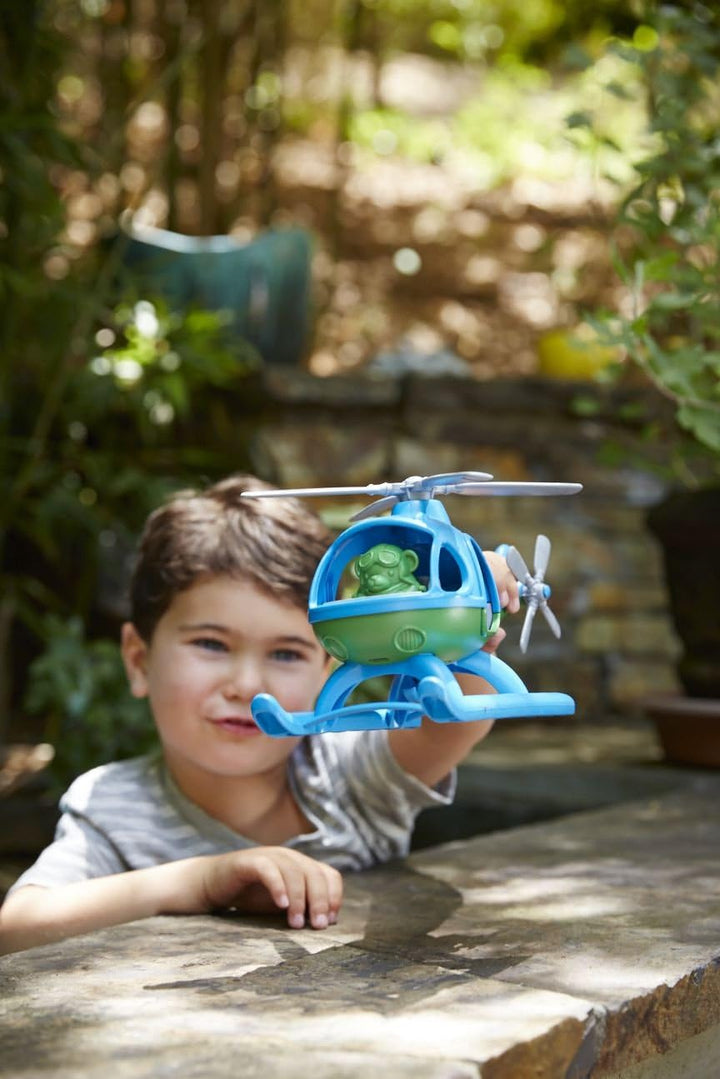 Green Toys 8601060 Hubschrauber, Helikopter, Spielflugzeug, nachhaltiges Spielzeug für Kinder ab 24