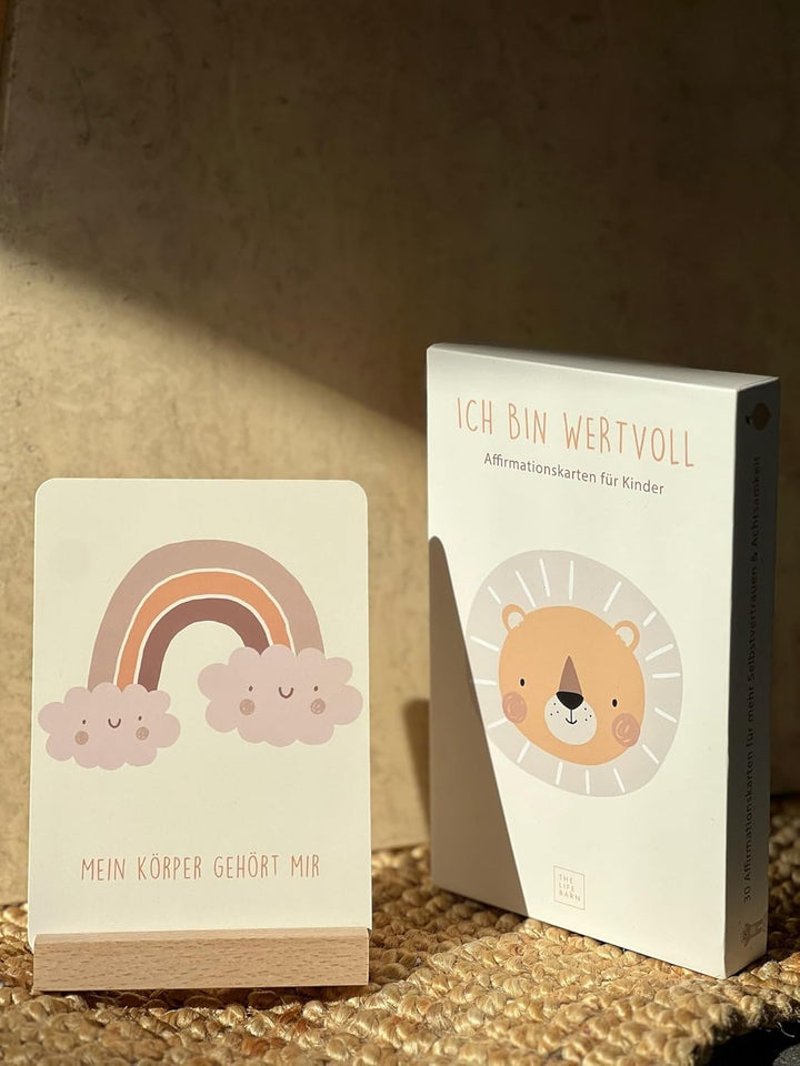 The Life Barn Affirmationskarten für Kinder mit Holzaufsteller – 30 Achtsamkeitskarten für mehr Selb