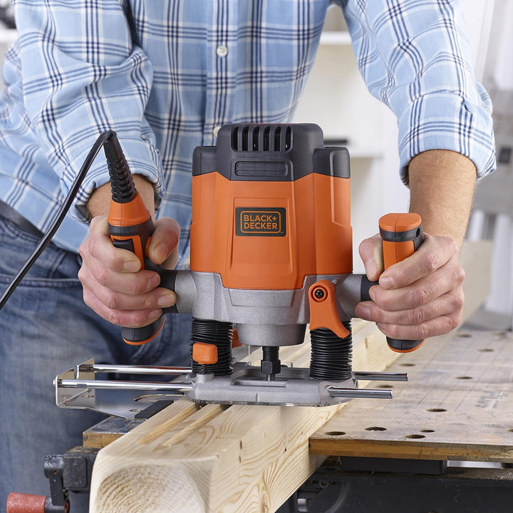 Black+Decker KW1200EKA-QS 1200W 6.35mm Plunge Router + 6 Bits Orange Fräse +