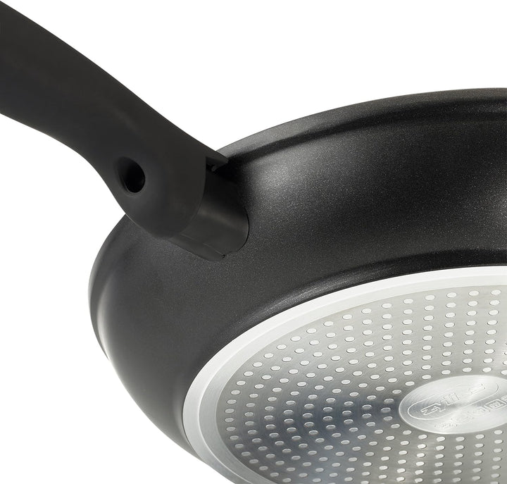 Zyliss E980063 Ultimate Bratpfanne Antihaftbeschichtung, 20cm, Geschmiedetes Aluminium, Schwarz, Gee