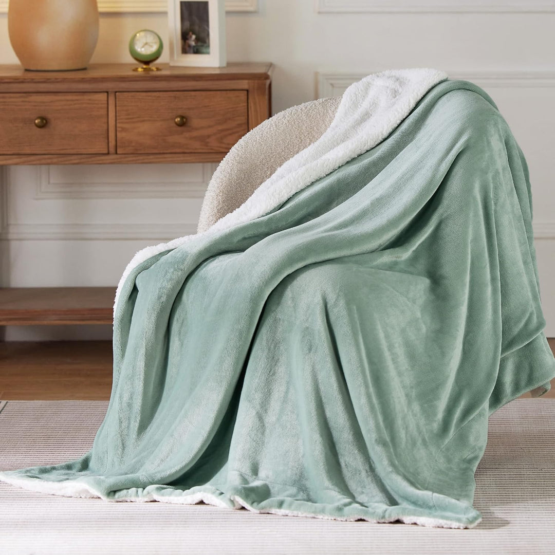 BEDSURE Kuscheldecke - Warm Sherpa Wolldecke & Sofadecke, Flauschig Sofaüberwurf Decke, Dicke Couchd