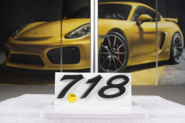 Porsche 718 Boxster/Cayman 982 Abzeichen/Emblem/Logo"718" Schwarz