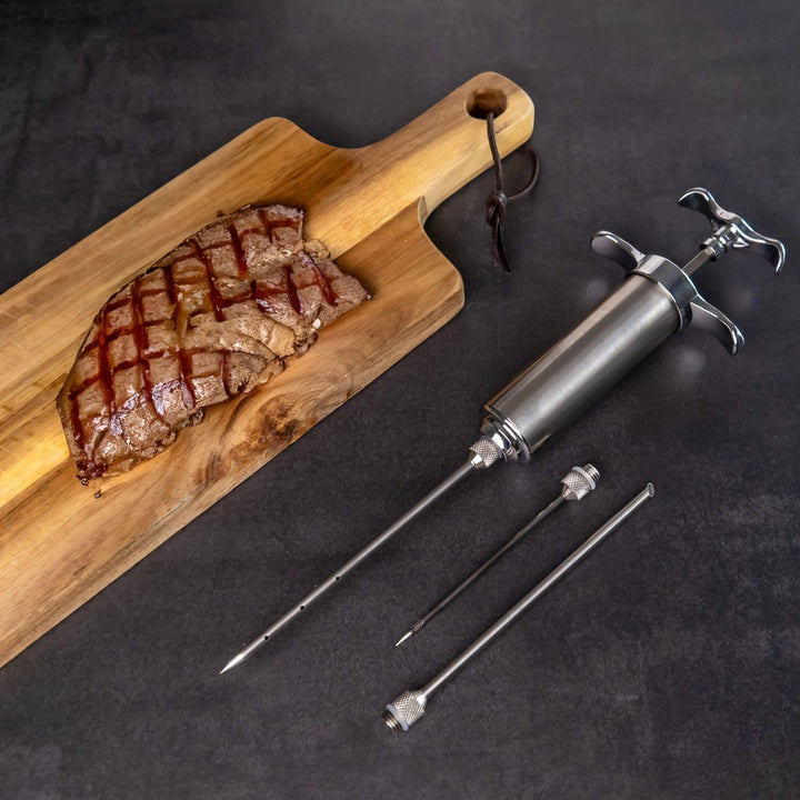 INTIRILIFE Marinierspritze aus Edelstahl Silber - 30 ml Füllmenge - BBQ Bratenspritze mit 3 Nadeln -
