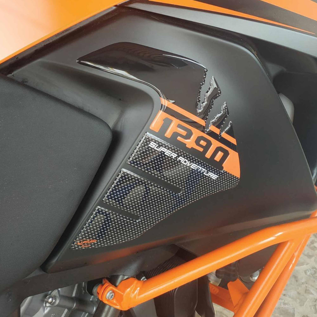 labelbike - 2 3D Aufkleber Tank Side Schutz kompatibel mit KTM 1290 SUPER Adventure Russ, Russ