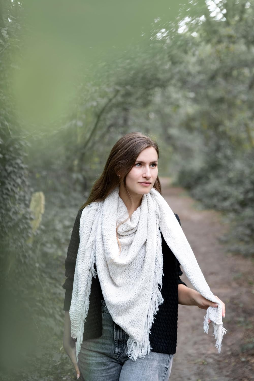 KNIT FACTORY - Dreiecksschal Amber - Damen Strickschal mit Wolle - Umschlagtuch für den Herbst und W