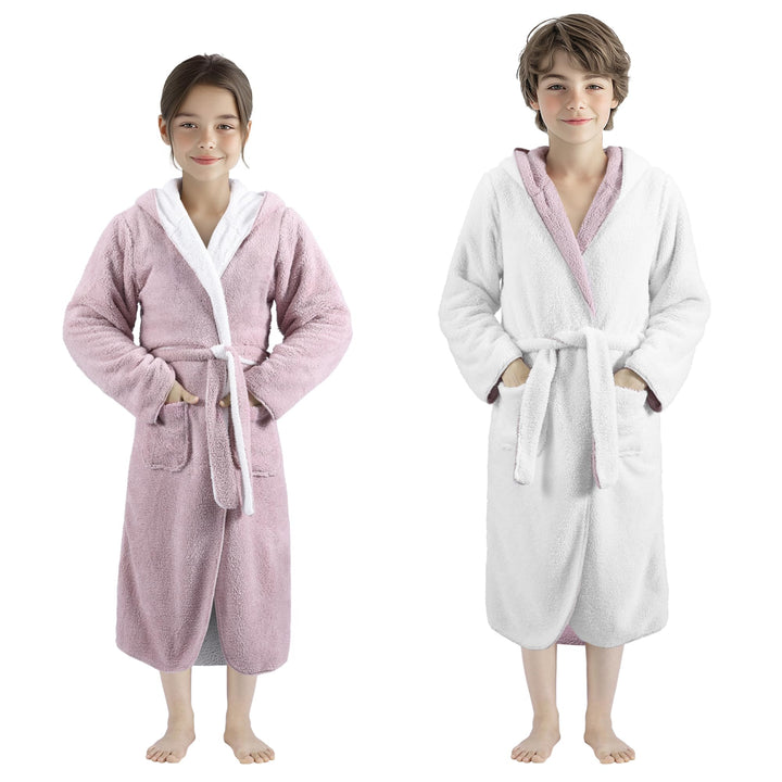 HOMELEVEL Kuschelfleece Bademantel für Kinder - Sherpa Morgenmantel mit Taschen Schalkragen Gürtel -