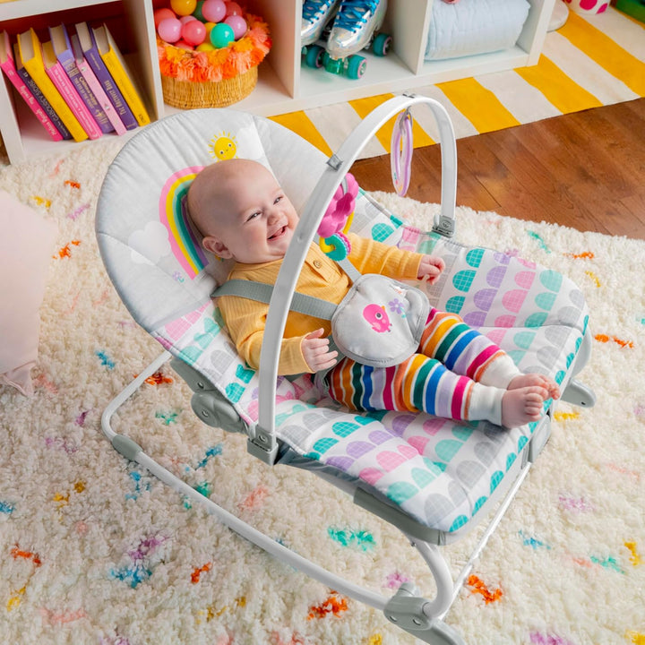 Bright Starts Rosy Rainbow Babywippe mit Vibration, Babysitz für Mädchen oder Jungs, Neugeborenes +