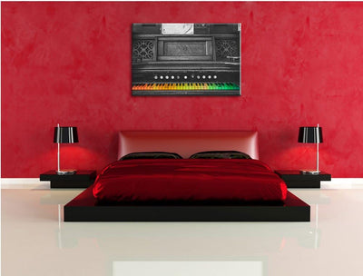 altes Klavier mit bunten Tasten schwarz/weiss Format: 100x70 auf Leinwand, XXL riesige Bilder fertig