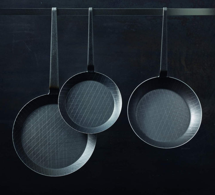 RÖSLE Bratpfanne Schmiedeeisern Serie 1888, Hochwertige, mit hohem Rand für knusprige Bratkatoffeln