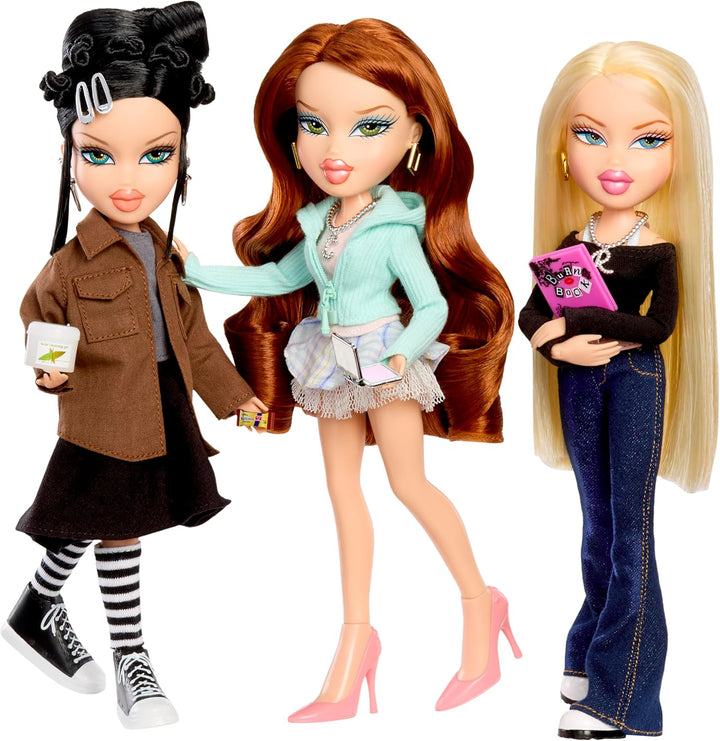 Bratz x Mean Girls Spring Fling Doll Janis – Modepuppe zum Sammeln mit 2 Outfits, Lila Smoking und v
