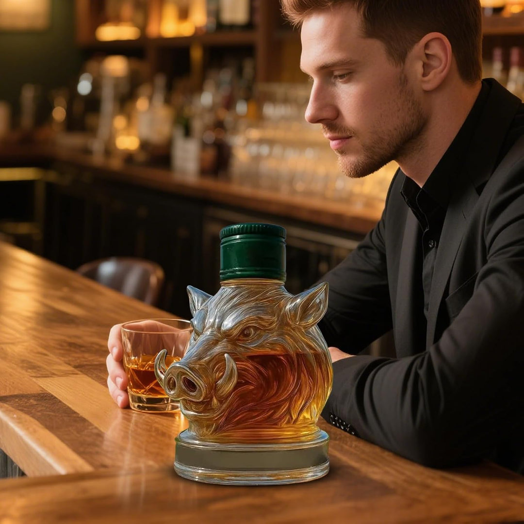 Wildschwein-Dekanter – -Whiskey-Flaschen-Design, elegante Heimbar-Dekoration, Sammlerstück | Stateme