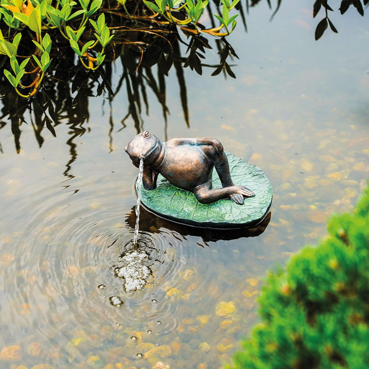 Esotec Solar Wasserspeier Set Frosch liegend auf Seerosenblatt, Pumpe, Solarmodul, Teichfigur, Garte