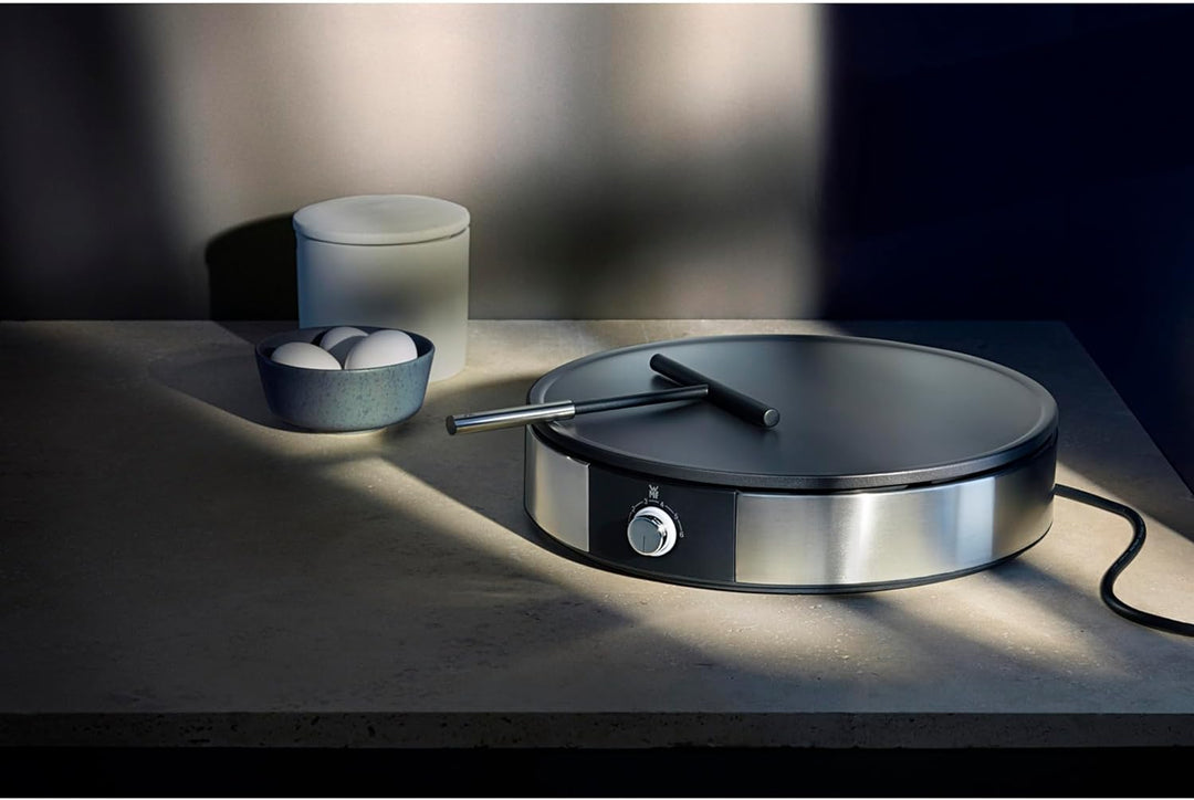 WMF Lono Crepes Maker Creperie mit Wender und Teigverteiler, 1600 W, Ø 33 cm, Crêpes Maker antihaftb