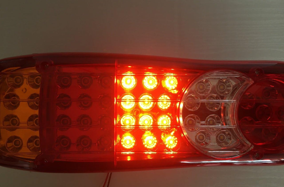 2 x LED hinten Schwanz Bergung 24 V Lichter für LKW Kippmulde Fahrgestell Anhänger Wohnwagen Wohnwag