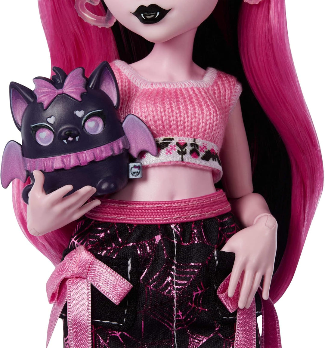 Monster High Self-Scare Secrets Draculaura Puppe und Zubehör Set mit 13 realistischen Überraschungen