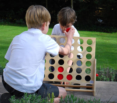 TickiT 74774 Vier-Gewinnt-Spiel aus Holz (evtl. nicht in deutscher Sprache)