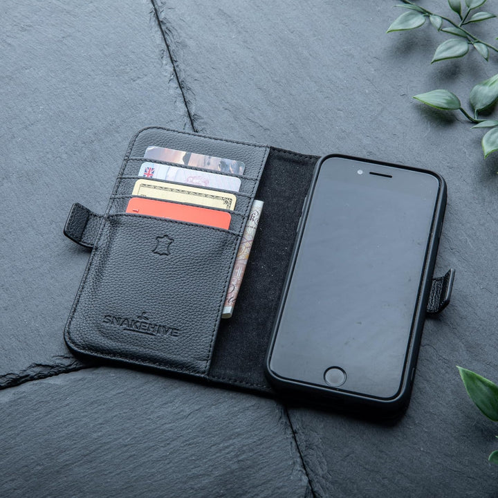 Snakehive Lederhülle für iPhone SE 2020 – Klapphülle mit Kartenfächern & Standfunktion (Geflecktes S
