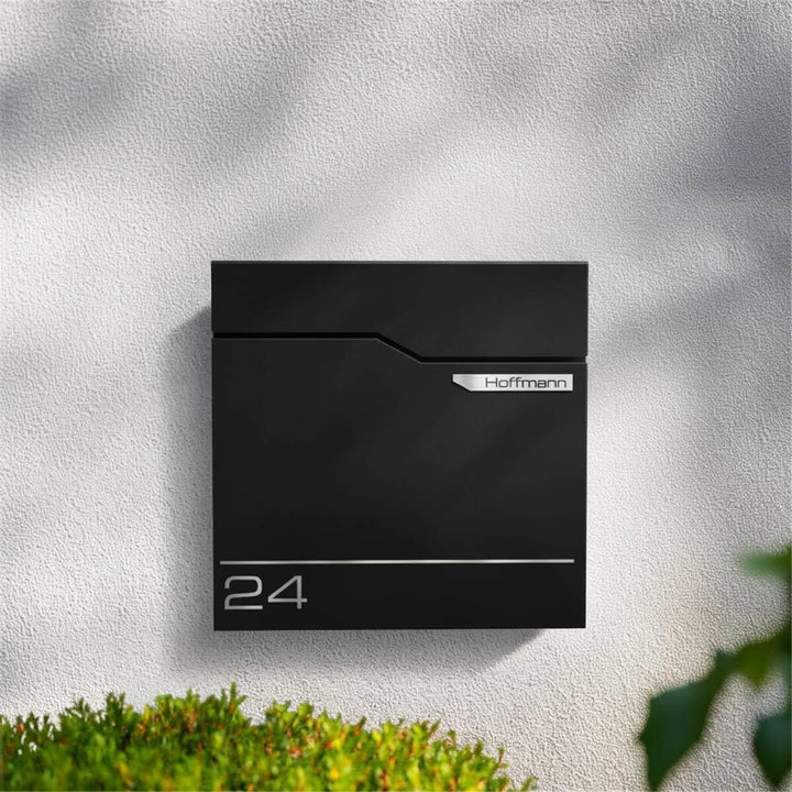 Metzler Exklusiver Briefkasten in Tiefschwarz RAL 9005 Hoffmann - Wandbriefkasten in Schwarz mit V2A