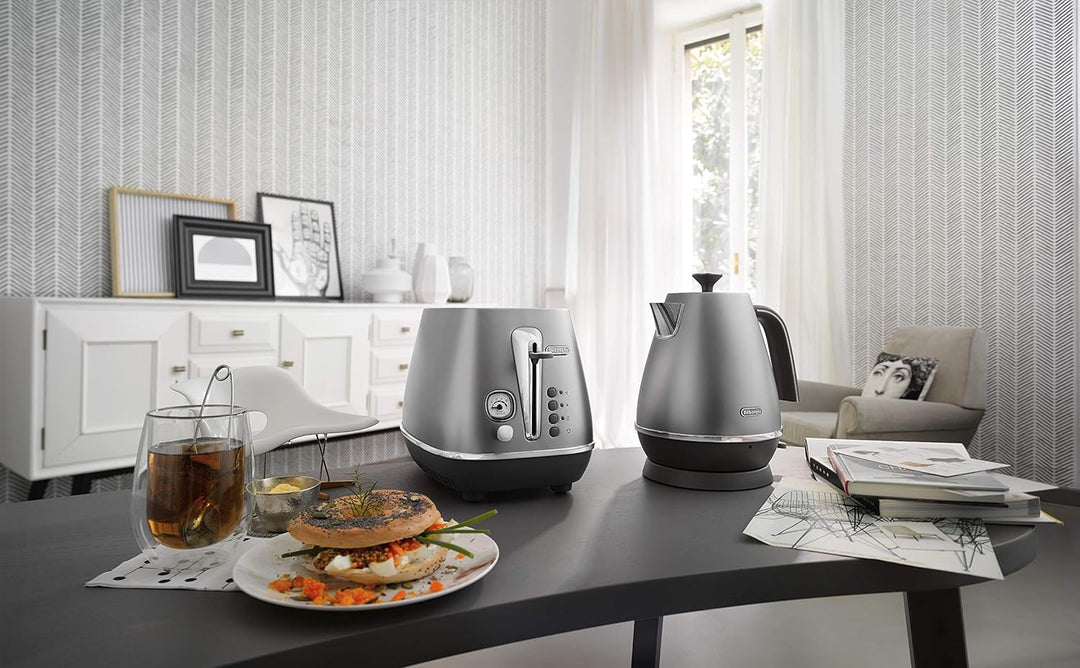 De'Longhi Distinta Flair Wasserkocher KBI2001.S | 1,7 L | Herausnehmbarer Kalkfilter | Finesse Silve