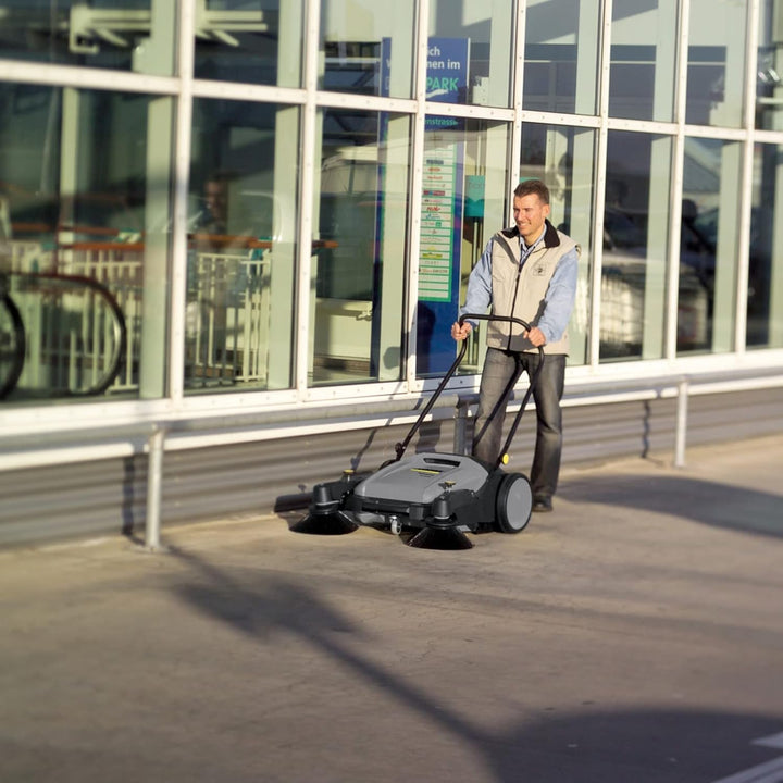 Kehrmaschine KM 70/20 C mit 2 Seitenbürsten